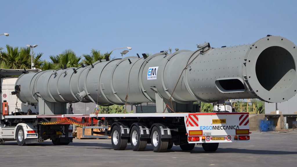 Ergo Meccanica has been working in the field of engineering, construction, assembly and maintenance of industrial plants and pressure vessels. EPC, Equipment,  Maintenance, Machineries. Columns