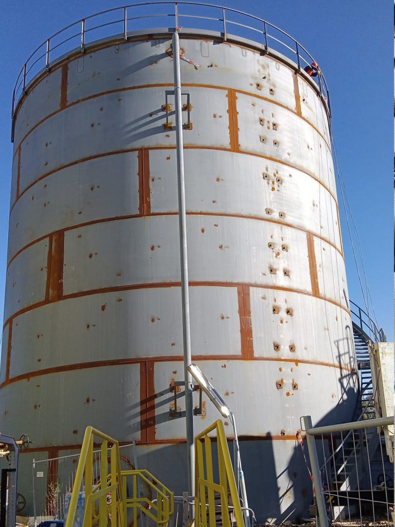 Ergo Meccanica has been working in the field of engineering, construction, assembly and maintenance of industrial plants and pressure vessels. EPC, Equipment,  Maintenance, Machineries. Storage Tanks